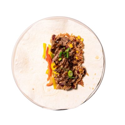 Tortilla met rijst, bonen en pulled beef